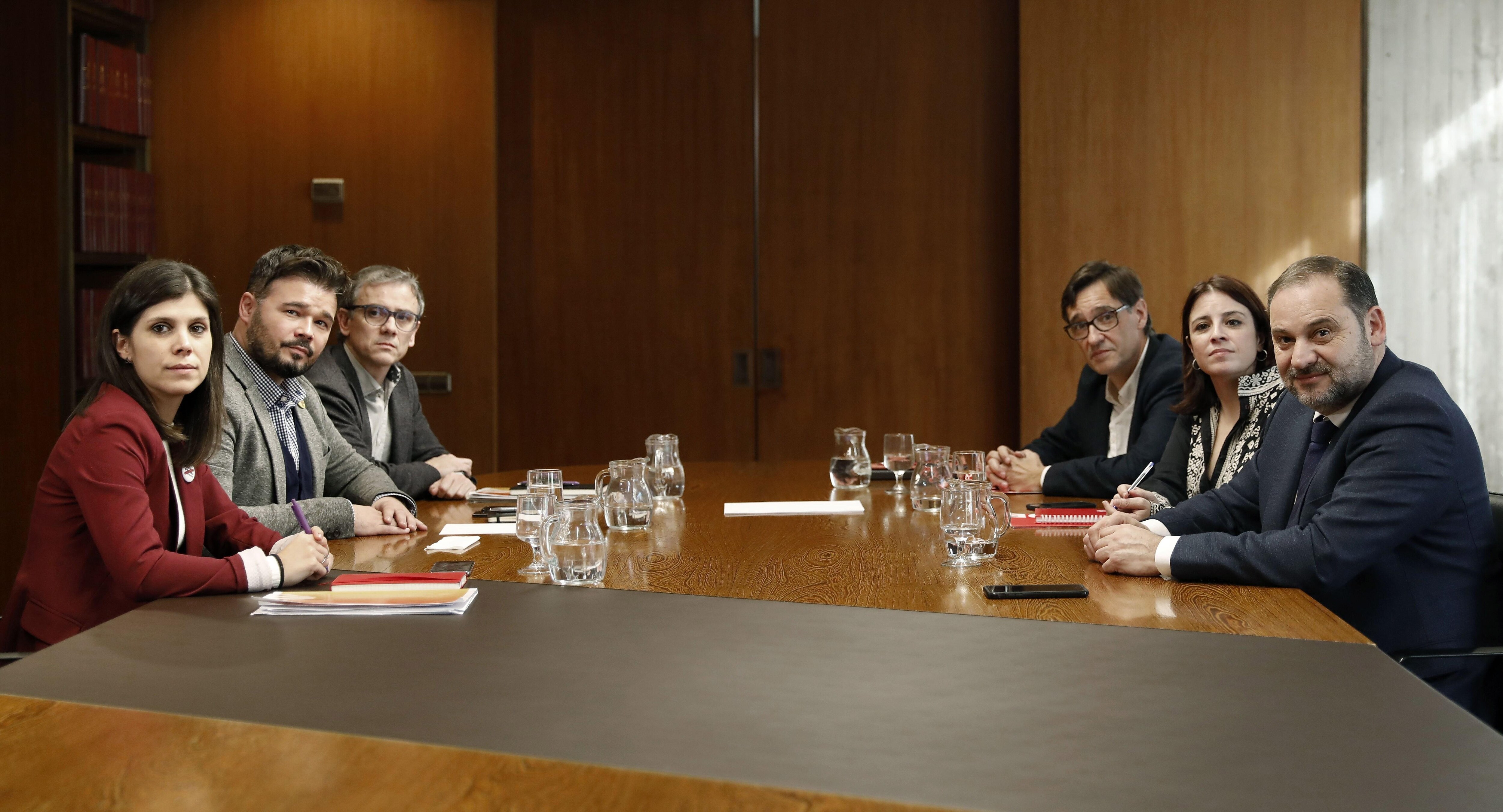 Imagen de la reunión entre PSOE y ERC para avanzar en la investidura de Pedro Sánchez