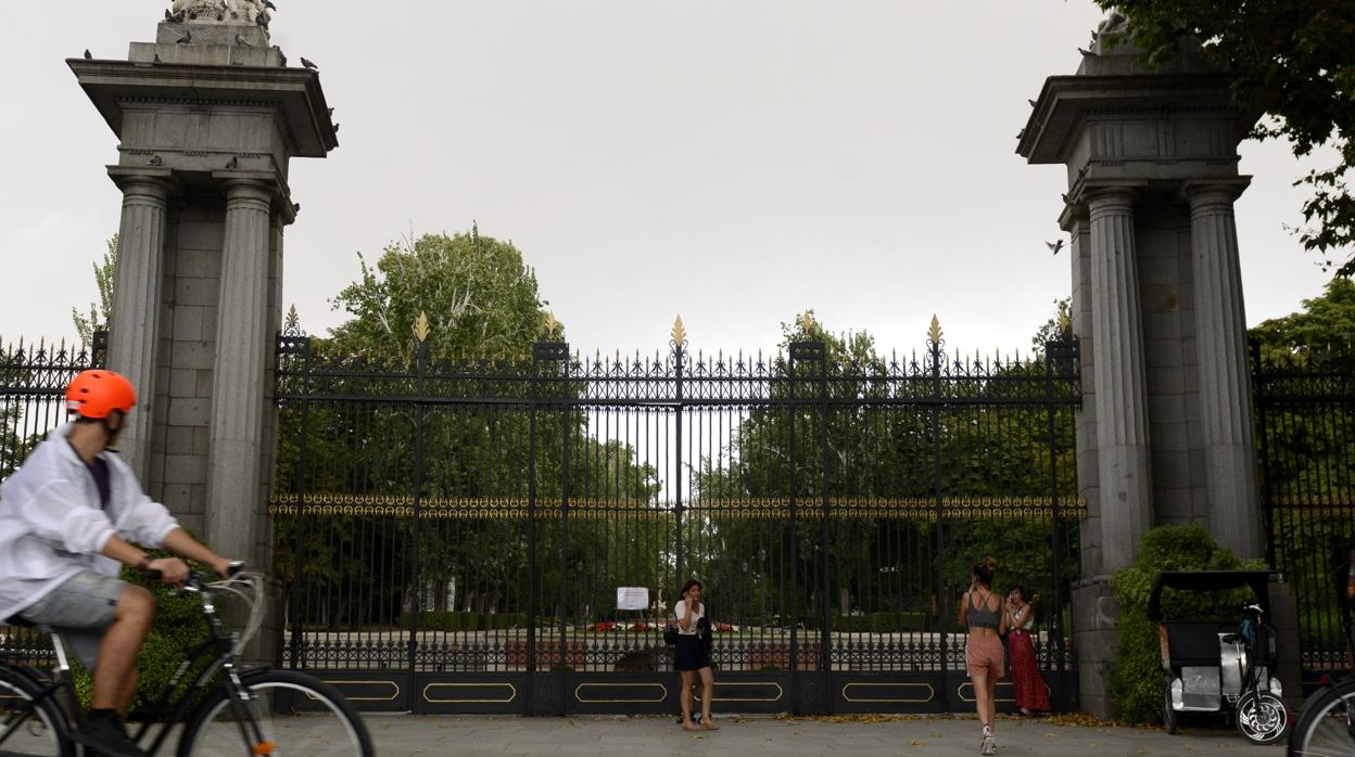 El Retiro permanecerá cerrado durante este lunes debido al fuerte viento