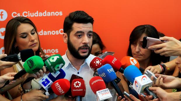 Cs hará votar al PSOE en la Asamblea sobre las «ocho naciones» de Iceta