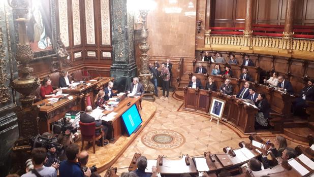 Colau se alía con los secesionistas para pedir la nulidad de la sentencia del 1-O y la libertad para Junqueras