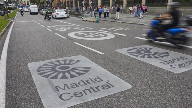 Almeida abre dos calles en Madrid Central: libre circulación en Mártires de Alcalá y Seminario de Nobles