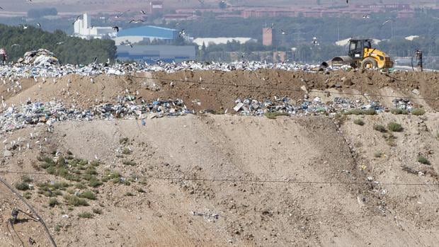 Guerra de las basuras: amenazan con dejar en la calle los residuos de 750.000 vecinos desde el lunes