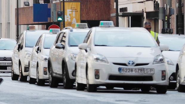 Muere una menor de 17 años atropellada de madrugada por un taxi en el centro de Valencia