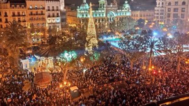 Cinco detenciones y 260 identificaciones durante el despliegue policial por Nochevieja en Valencia