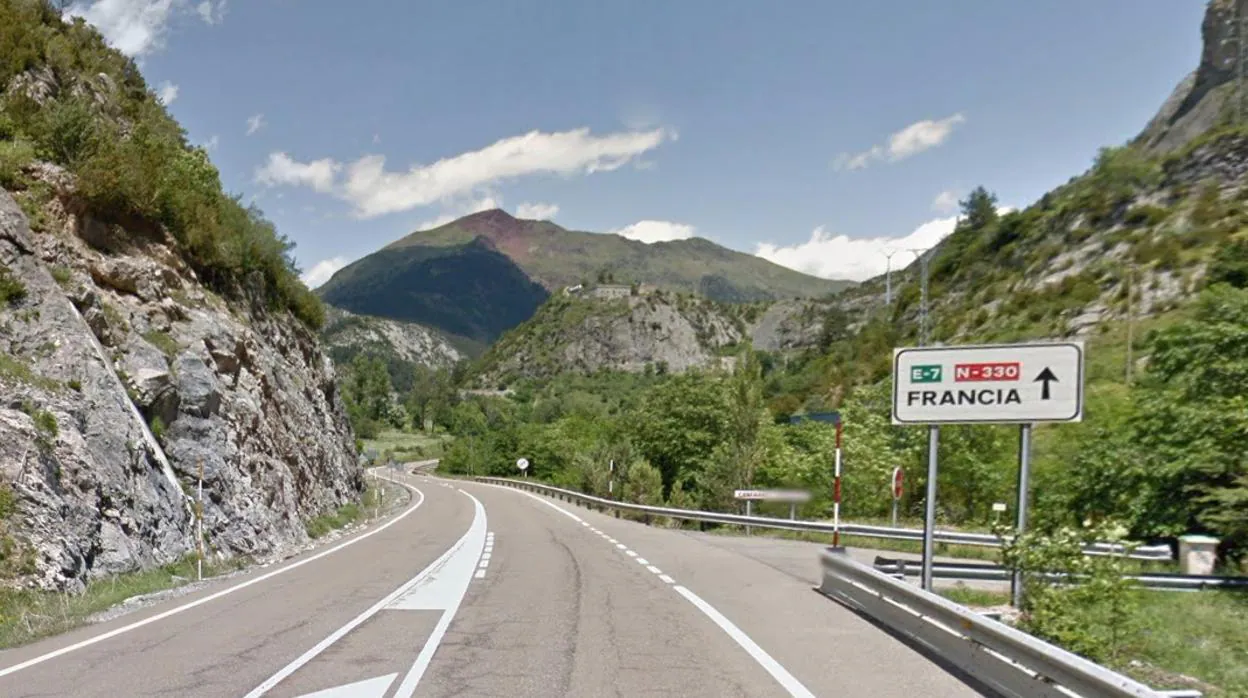 El accidente se produjo en la N-330, en las inmediaciones de la localidad fronteriza de Canfranc (Huesca)