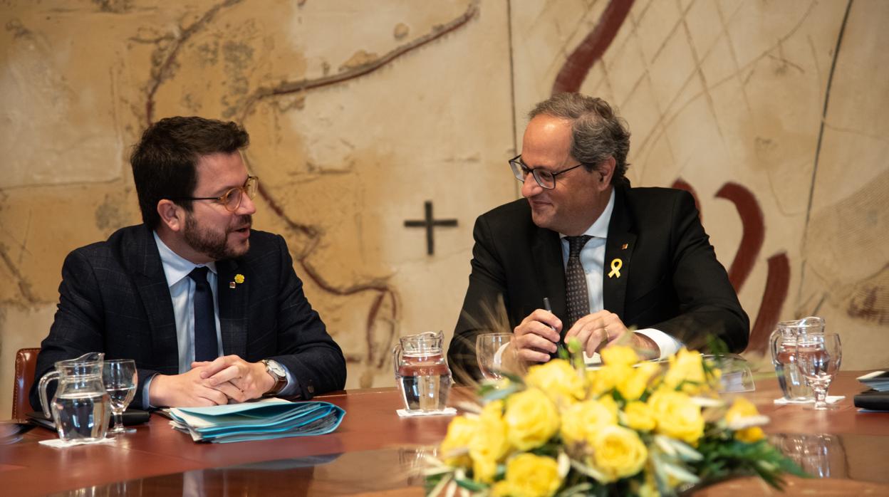 Pere Aragonès y Quim Torra, en una reunión del Gobierno de la Generalitat