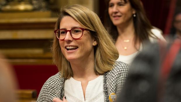 Elsa Artadi (JpC) critica el acuerdo de ERC y PSOE: «Cuelan la Constitución que nos ha llevado a prisión»