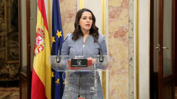 Arrimadas compara a Batet con Forcadell por «ignorar» el Reglamento