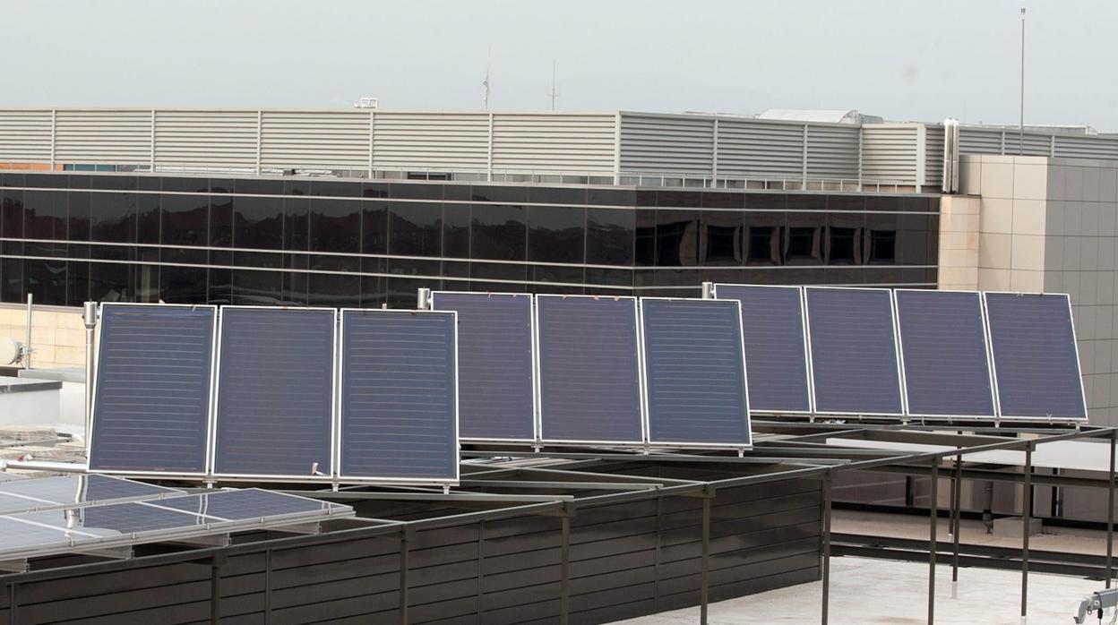 Placas solares en un edificio de Madrid