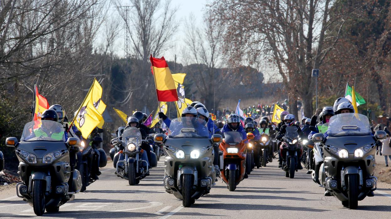 Motoristas de Pingüinos en la pasada edición del Desfile de Banderas