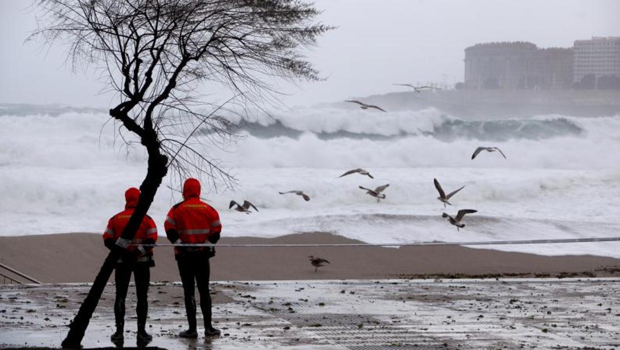 Las costas de La Coruña y de Lugo serán las más afectadas por la borrasca venida de Irlanda