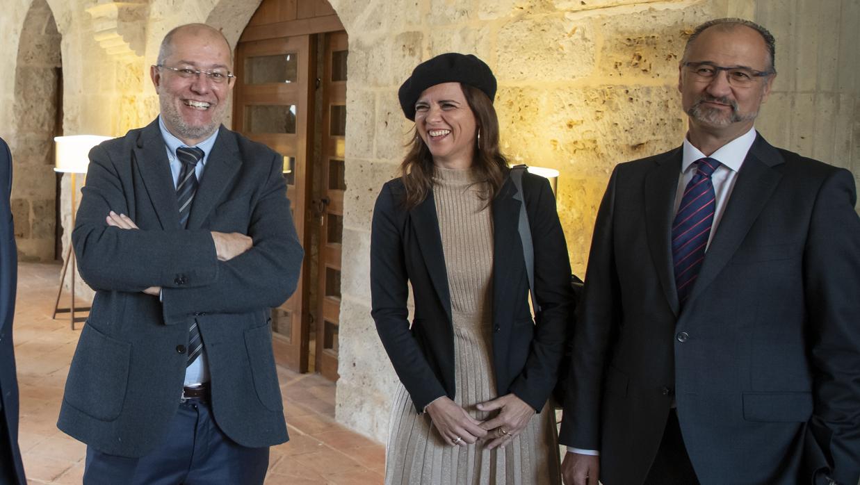 Igea, Ana Carlota Amigo y Luis Fuentes, en el Monasterio de Sta María de Valbuena