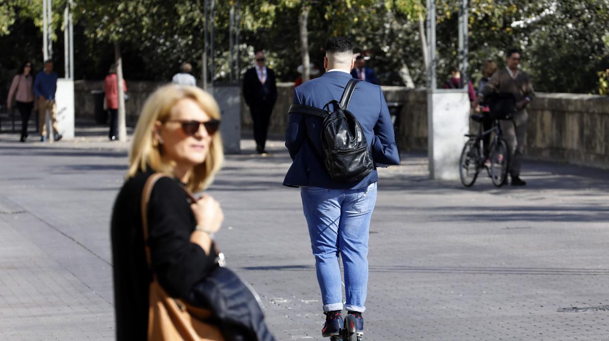 Detenido un menor por conducción temeraria en patinete