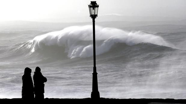 El temporal deja en Galicia vientos de 140 kilómetros por hora y más de 100 litros por metro cuadrado