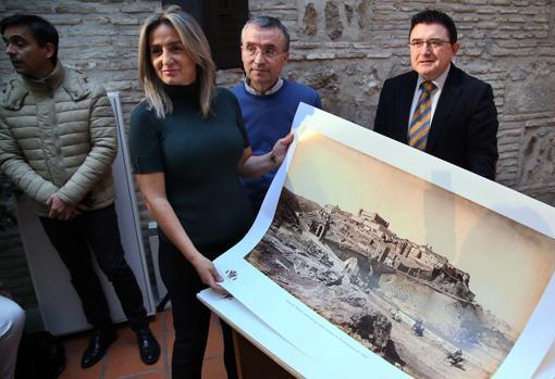 La alcaldesa en la presentación de la lámina de Laurent de 1865