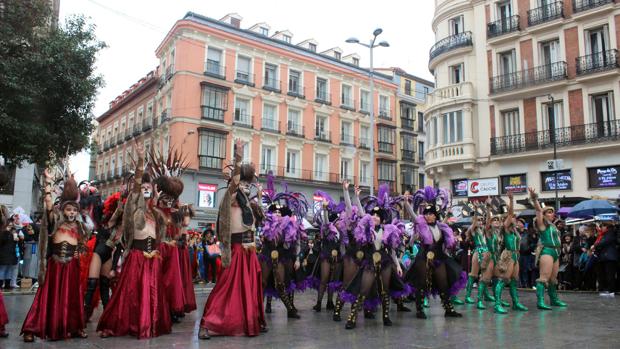 Villafranca de los Caballeros «inunda» Madrid con su carnaval y fiesta de Ánimas