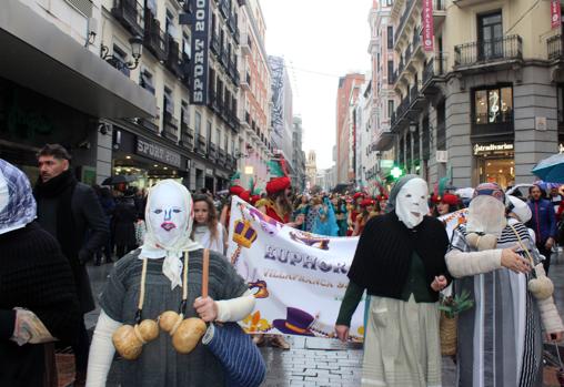 Las mayordomías a s u paso por la calle Preciados