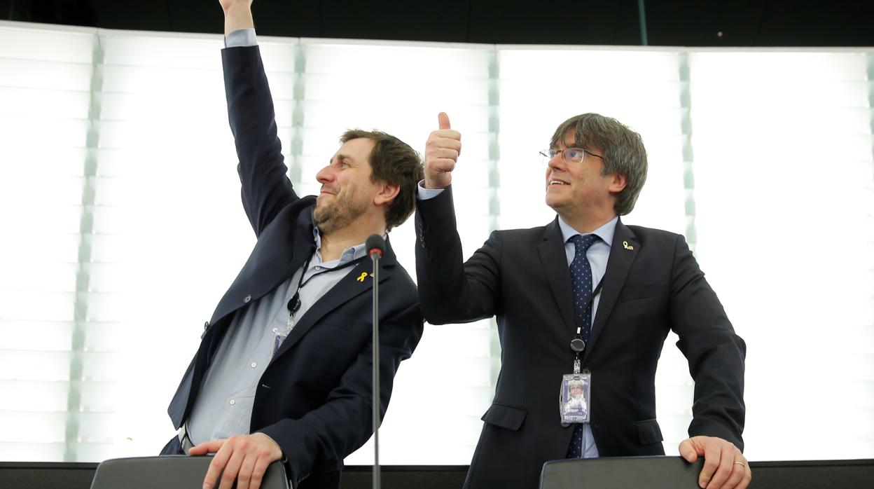 Carles Puigdemont y Antoni Comín, en el Parlamento Europeo