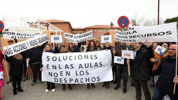 Padres de alumnos del IES de Bargas piden acabar con la masificación