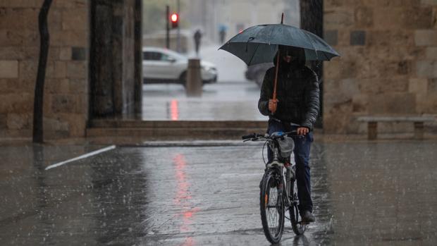 El tiempo en Valencia: previsión para este miércoles de lluvias y festivo en la capital