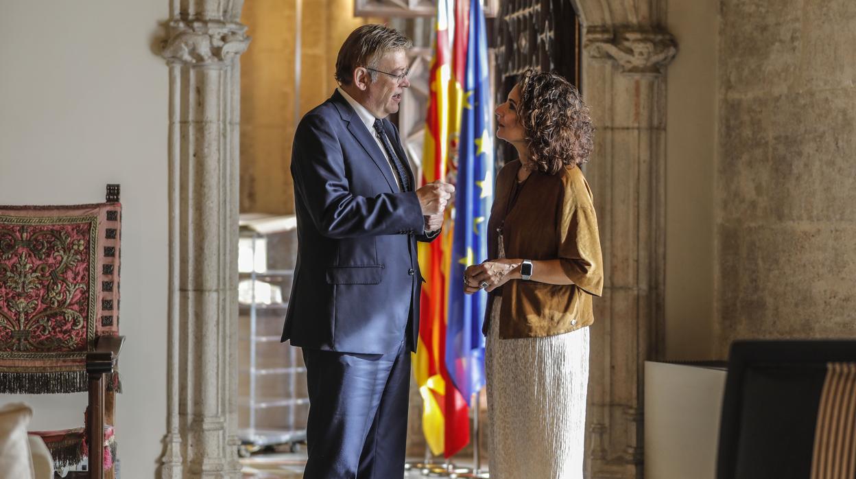 Ximo Puig y María Jesús Montero, en el Palau de la Generalitat