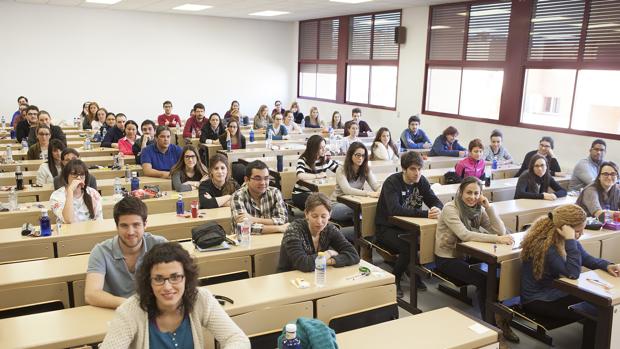 Castilla y León oferta 576 plazas MIR y examina el sábado a 2.308 aspirantes