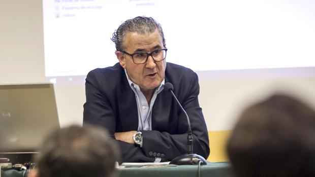 Fallece a los 61 años el exdirector de Comunicación de la Junta Luis Barcenilla