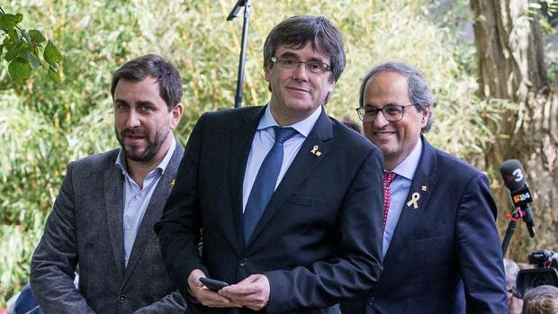 Puigdemont se alinea con Torra en su desafío a ERC
