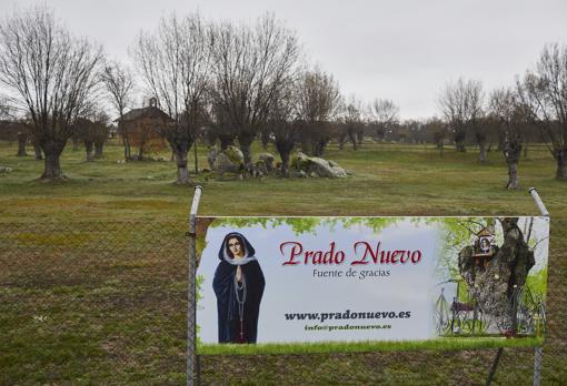 La capilla construida por la vidente, antes de ser demolida