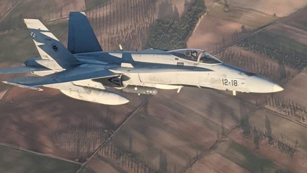 El Ejército del Aire envió un caza F-18 para comprobar «in situ» la avería del avión de Air Canada