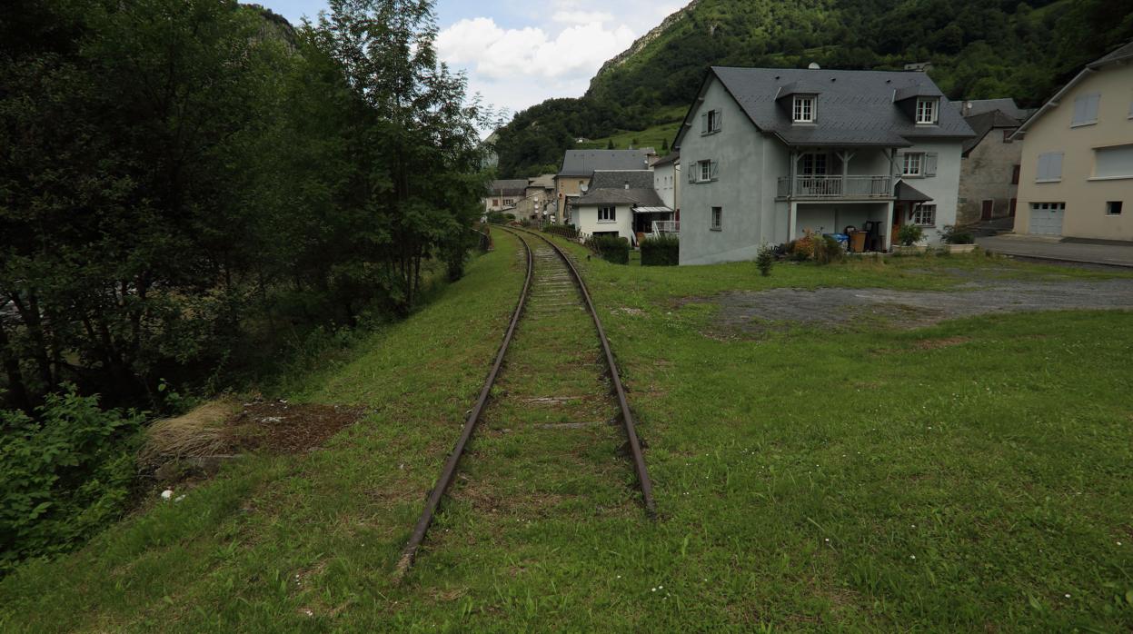 Vías abandonadas en la parte francesa del tren internacional de Canfranc