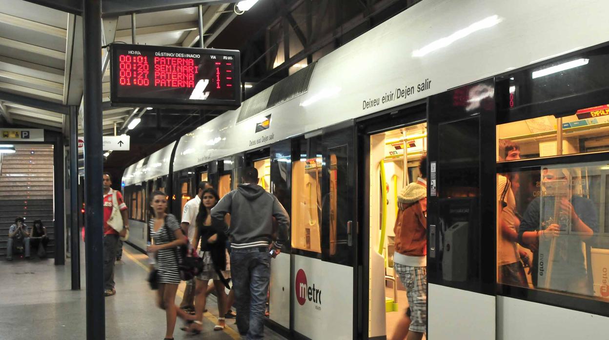 Imagen del servicio nocturno del Metro de Valencia