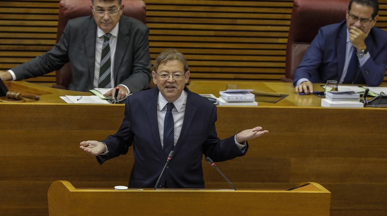 Ximo Puig, durante una sesión de control