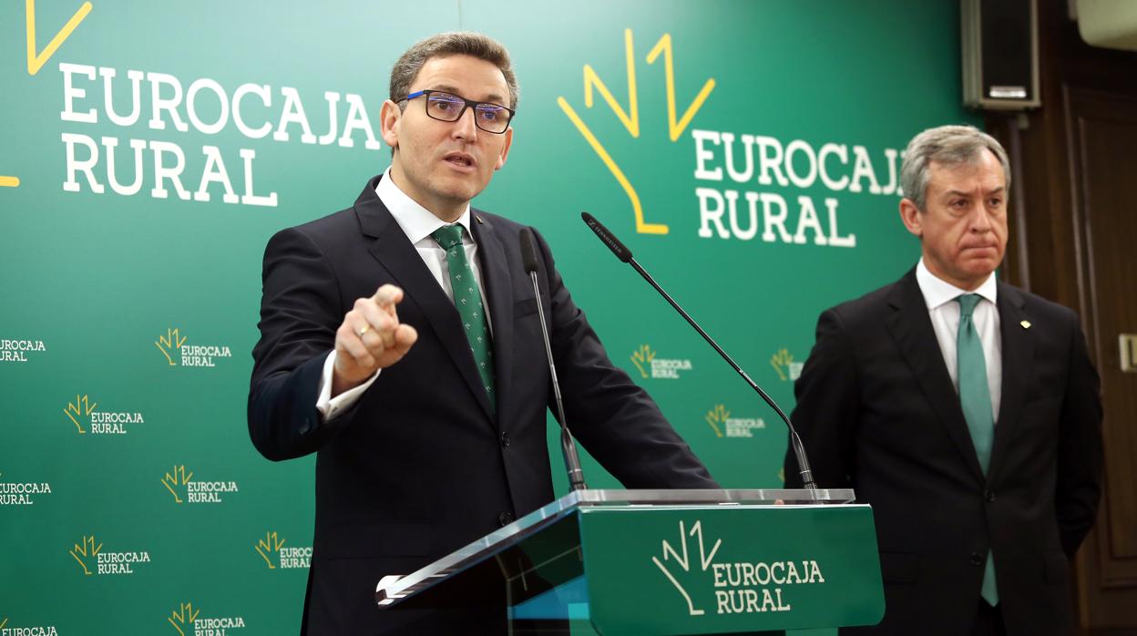 Javier López Martín y Víctor Manuel Martín en rueda de prensa