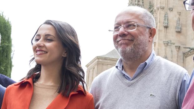 Cargos de Ciudadanos apoyan a Arrimadas y retan a Igea a presentarse a las primarias