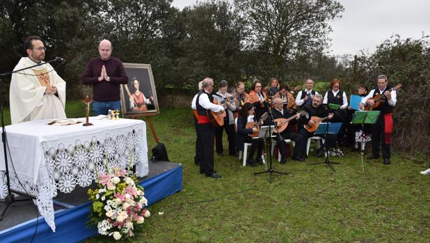 Cientos de peregrinos participan en la romería de Santa Apolonia
