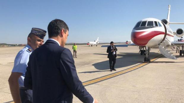 Pedro Sánchez usa a la Abogacía para ocultar sus viajes en campaña con medios públicos