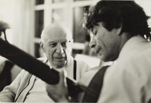 Picasso en una fiesta gitana con Manitas de Plata en 1968