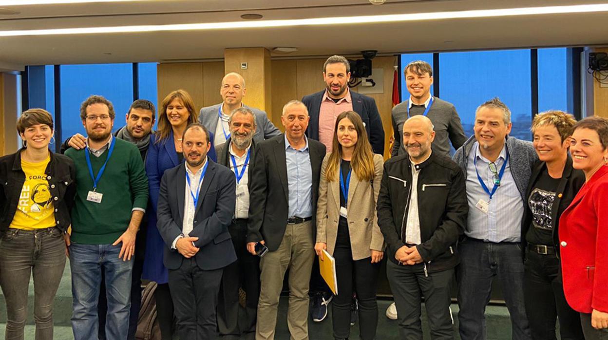 Imagen de la reunión mantenida en el Congreso de los Diputados difundida por ACPV