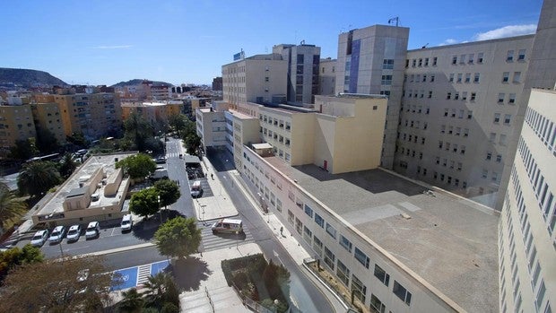 Una bebé de 22 meses ingresa grave en un hospital de Alicante tras intoxicarse con cannabis