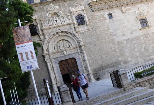 Entrada al Museo de Santa Cruz de Toledo, donde se verá la exposición