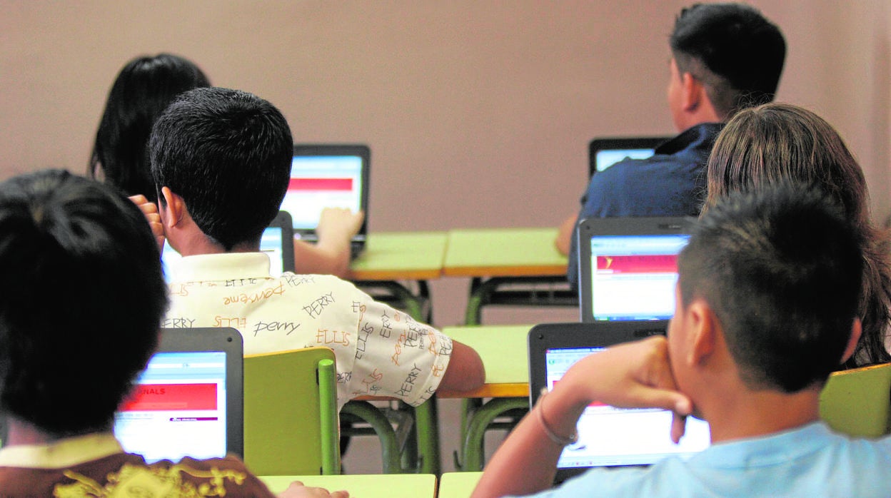 Adolescentes en un centro barcelonés