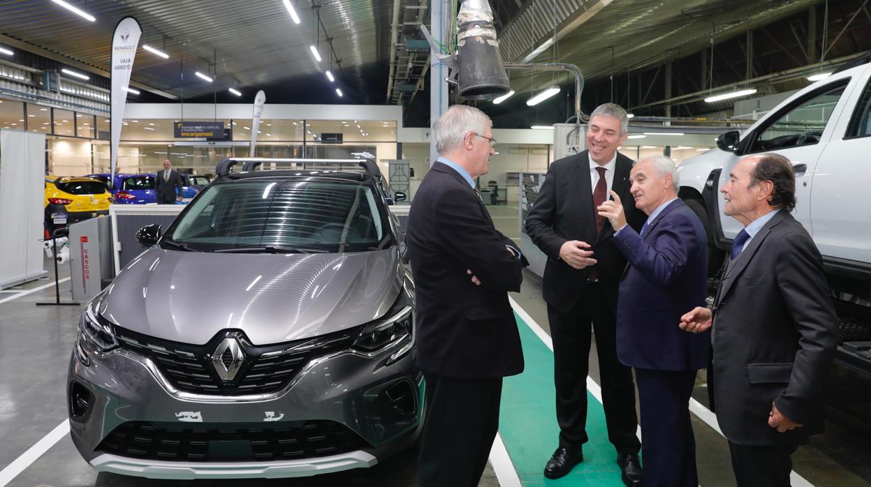 De los Mozos asiste a la inauguración de la remodelación del concesionario de Renault en Arroyo (Valladolid)