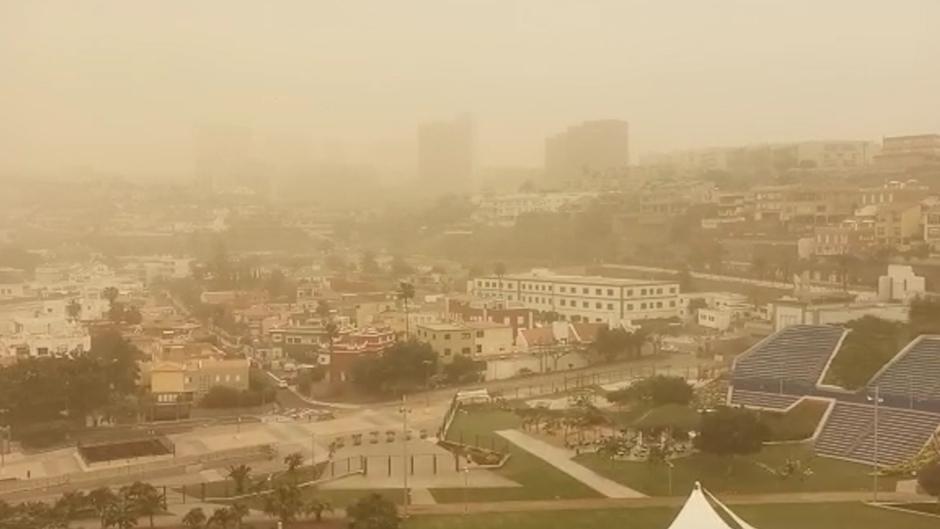 Vídeo: La calima colapsa Las Palmas de Gran Canaria