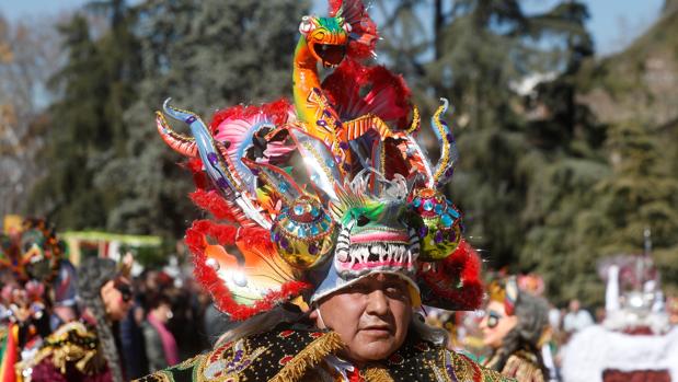 El espíritu iberoamericano de carnaval invade las calles de Madrid