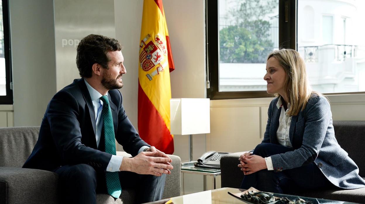 Pablo Casado y Amaya Fernández, esta tarde en el despacho del presidente del PP