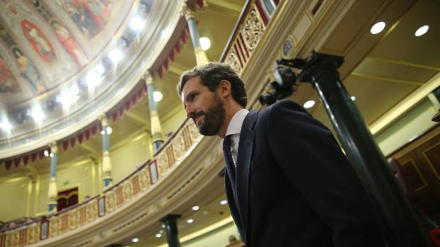 Casado acusa a Sánchez de estar «arrodillado» ante el chantaje de los separatistas