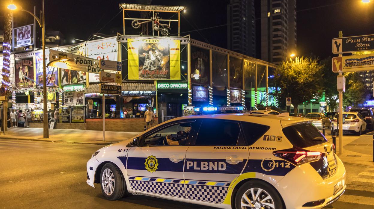 Imagen de una patrulla de la Policía Local de Benidorm