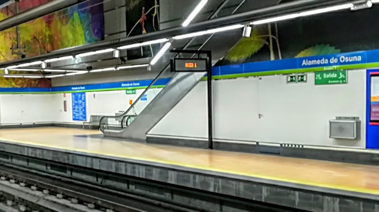 Vista del interior de la estación de Alameda de Osuna, en la línea 5, donde se ampliará para llegar hasta Barajas