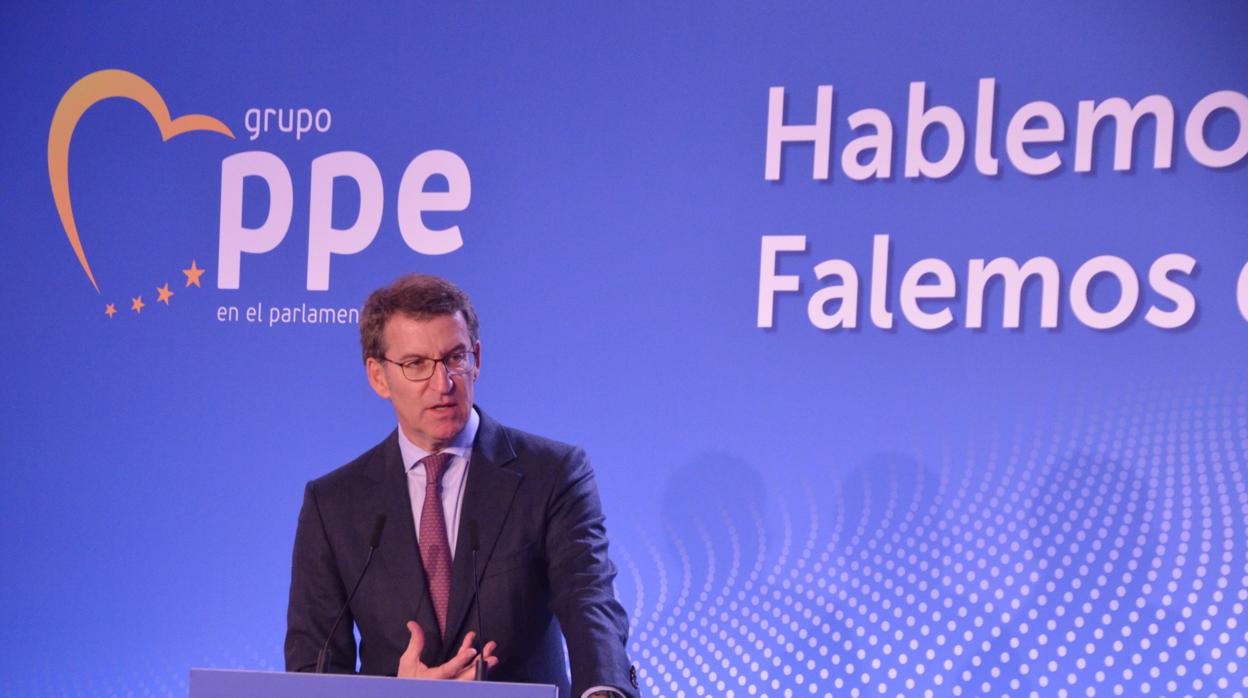 Feijóo, ayer en Marín (Pontevedra), clausurando el acto «Hablemos de Europa, falemos de Galicia»